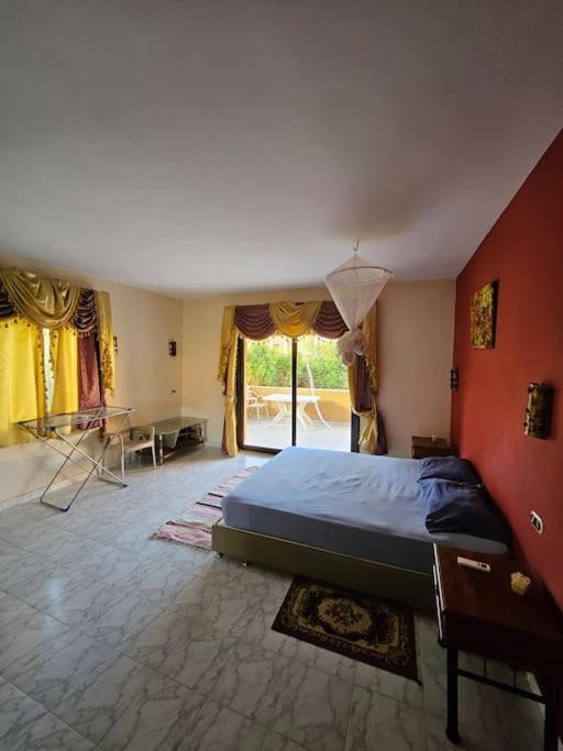 In Stella Makadi On Ground Floor Apartment *