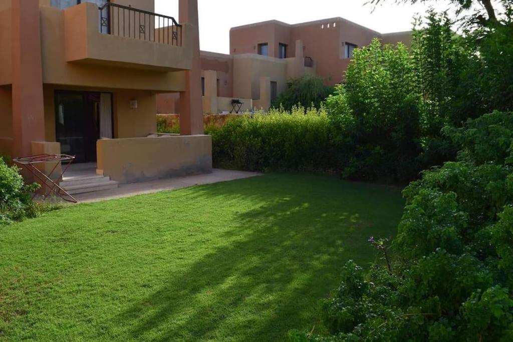 In Stella Makadi On Ground Floor Apartment *